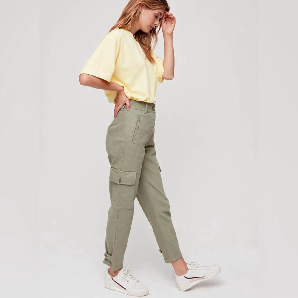 NWOT Aritzia Wilfred Free MODERN CARGO PANT GD SAGE FROST Green Cargo Pant Size8
